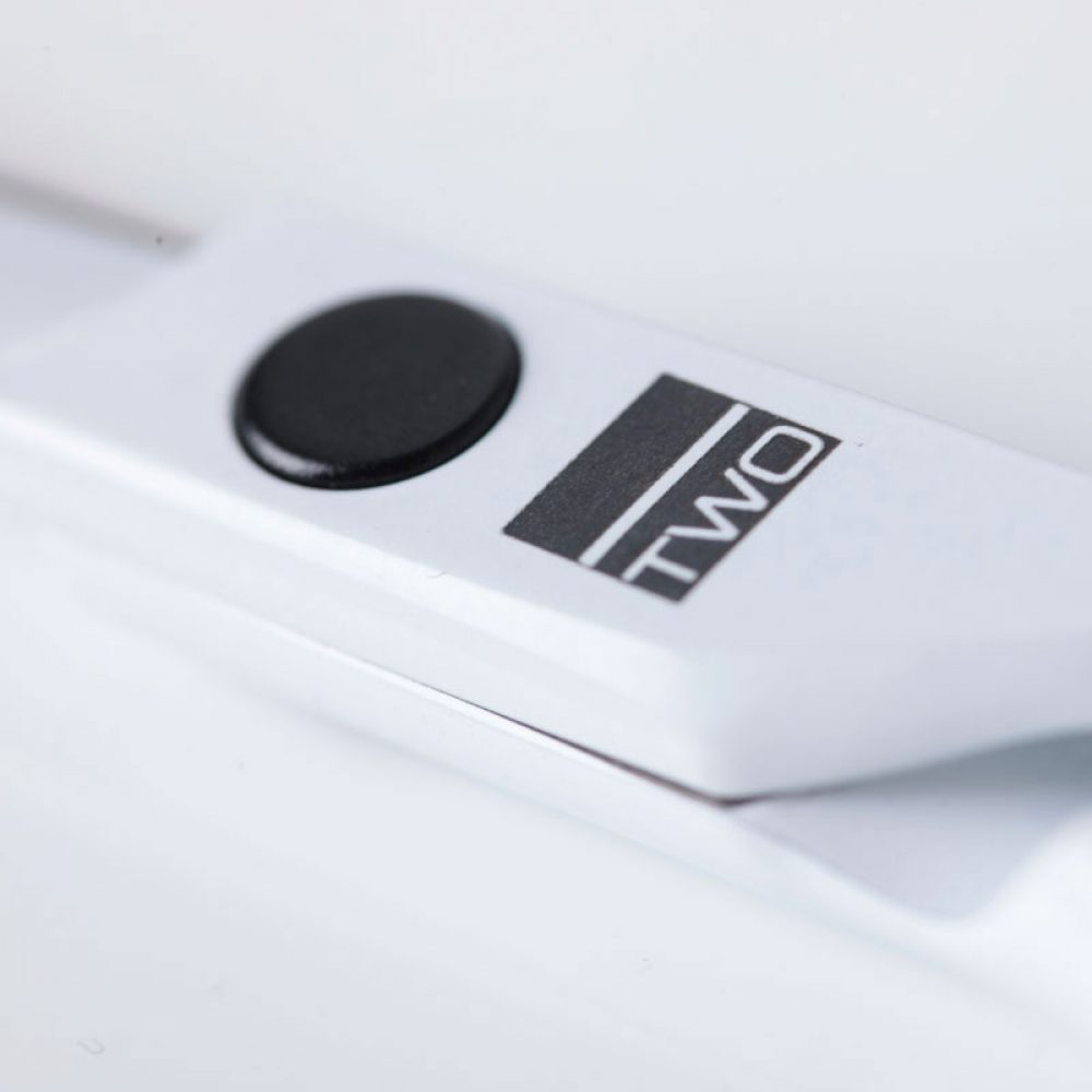 Glamtech Two White Scissor - Image 3