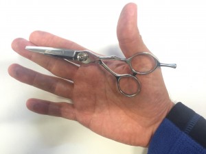 best hairdressing scissor-4-hairdressing-scissor-fitting