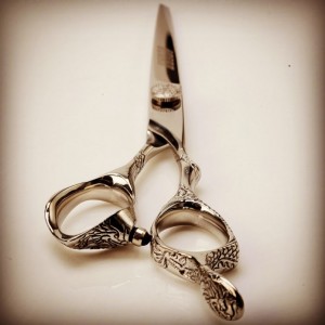 Tatsu hairdressing scissor